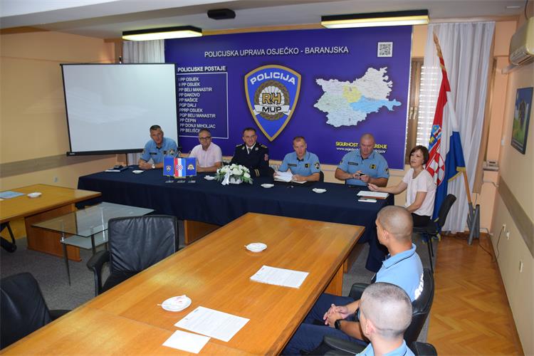 Slika /2019/3OSTALO/MLADIPOLICAJCI/DSC_0001.JPG