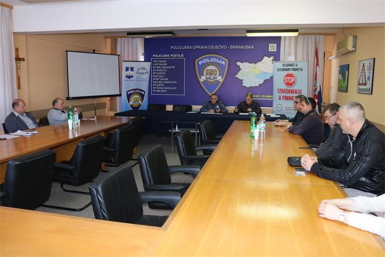 Slika Sastanak policije i udruga osoba sa invaliditetom1