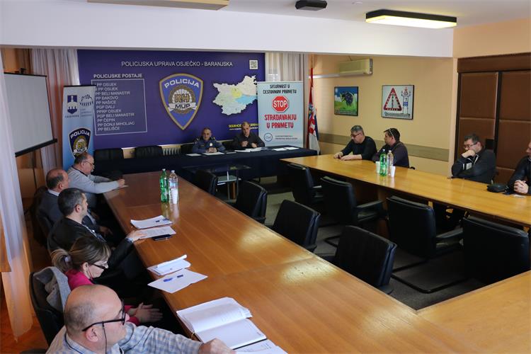Slika /2019/SASTANAKUDRUGEINVALIDA/Sastanak.JPG