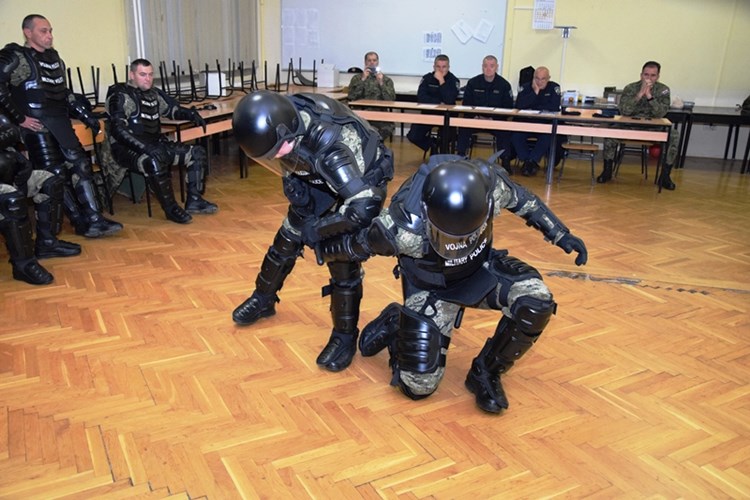 Slika INTERVENTNA/Interventa_Vojnaobuka17_1.JPG